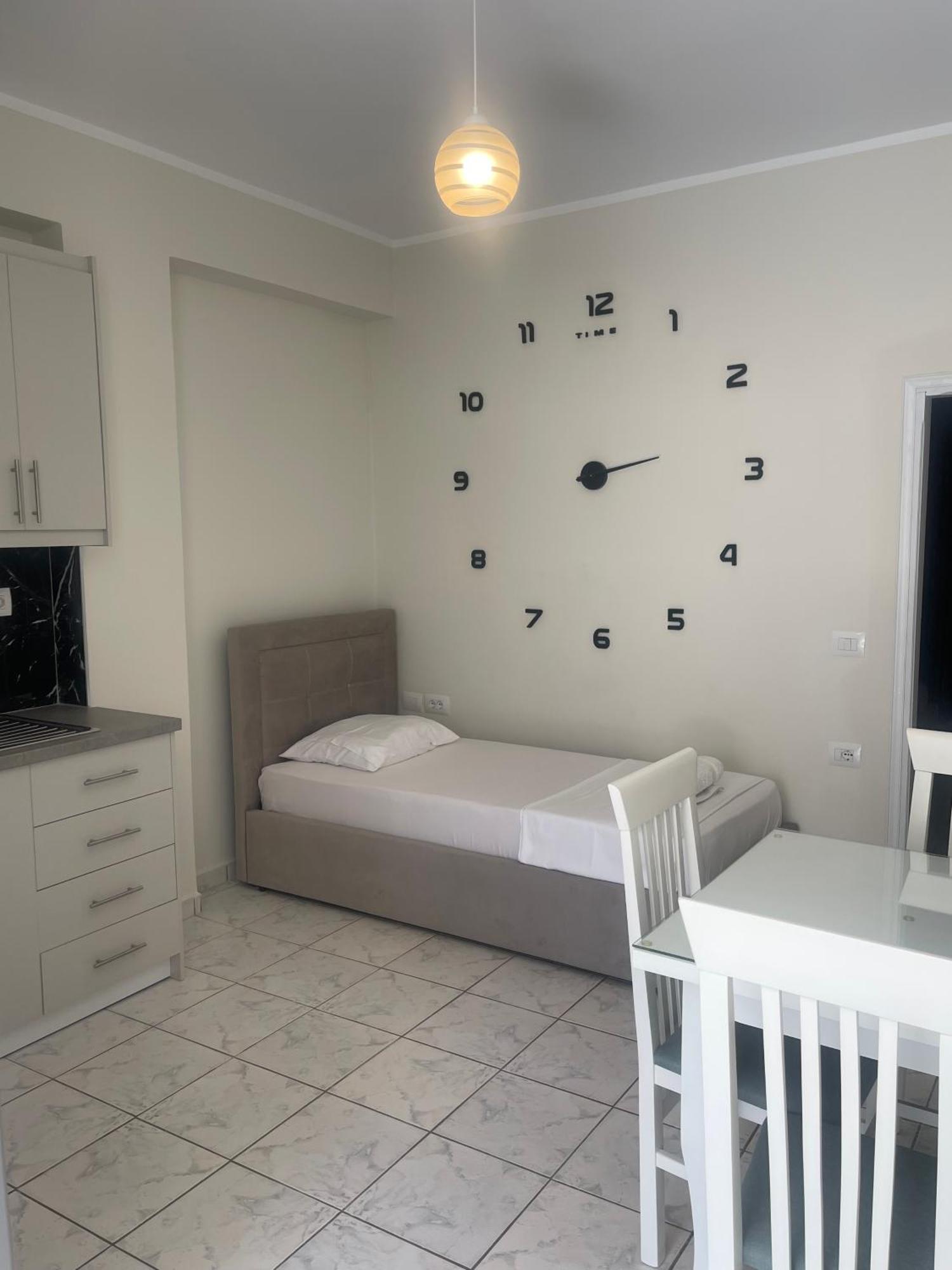 Sunflower Apartments Sarandë Buitenkant foto