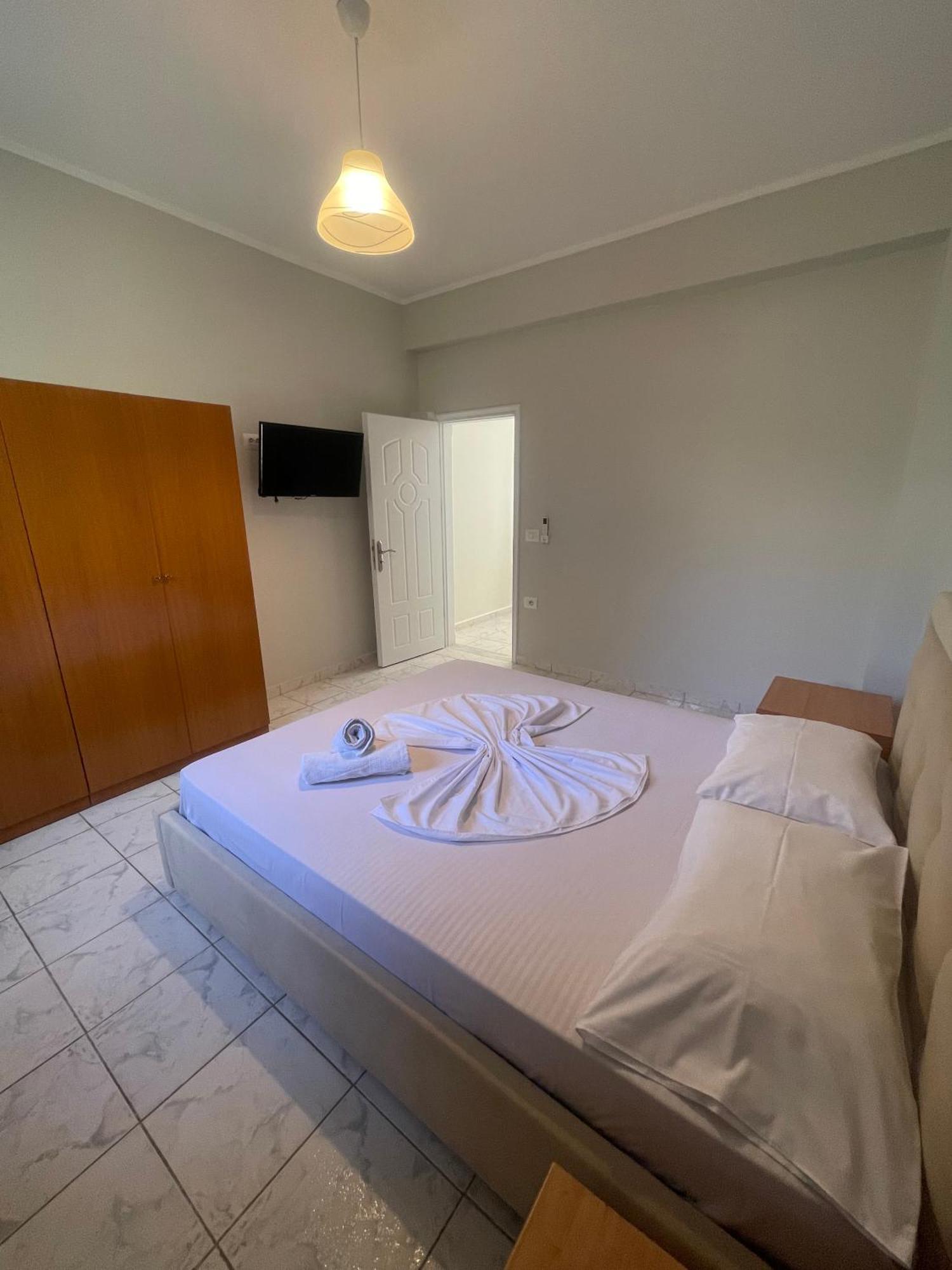 Sunflower Apartments Sarandë Buitenkant foto